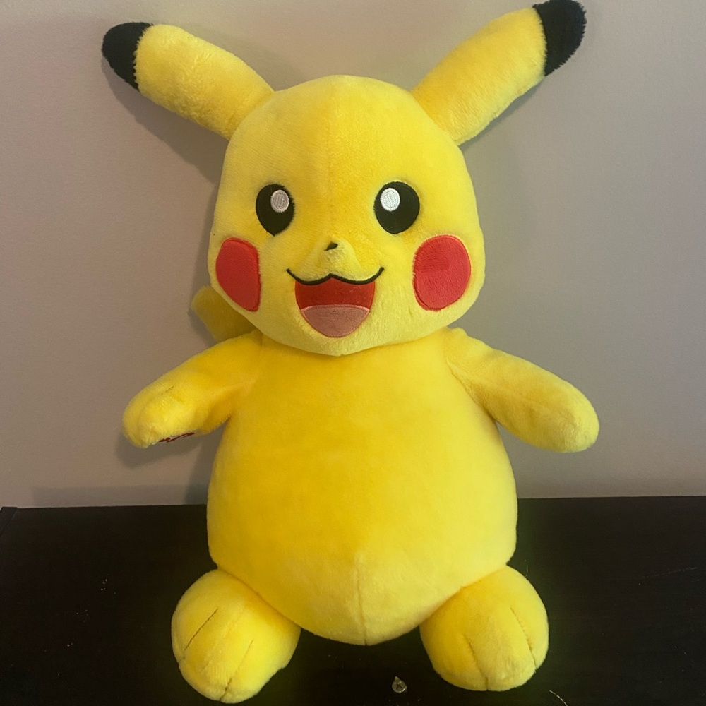 Pokémon Pikachu Stuffed Animal